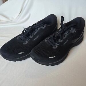 Brooks Running Shoes Womens 11 Wide Black Athletic Sneakers EUC